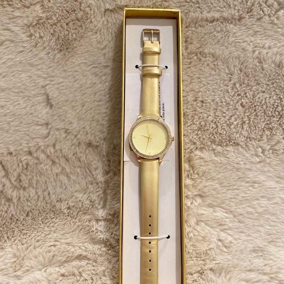 Manhattan by Croton Watch - Gold/Gold- New in Box, Needs Battery, Missing Stone - Picture 4 of 4